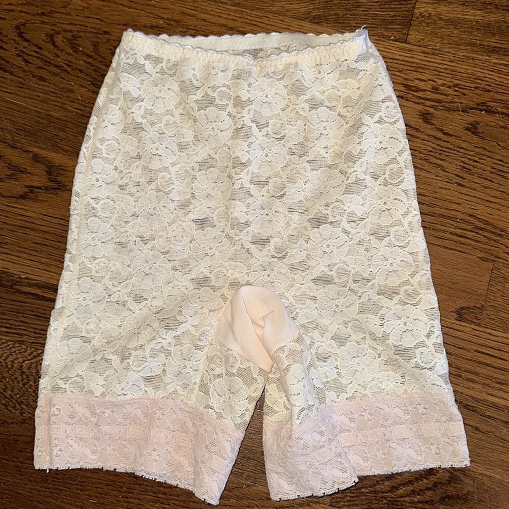 Vintage 50s or 60s‎ cream & pink floral elastic girdle